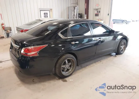 2015 Nissan Altima 2.5 S из США, поврежденный, VIN 1N4AL3AP2FC457608